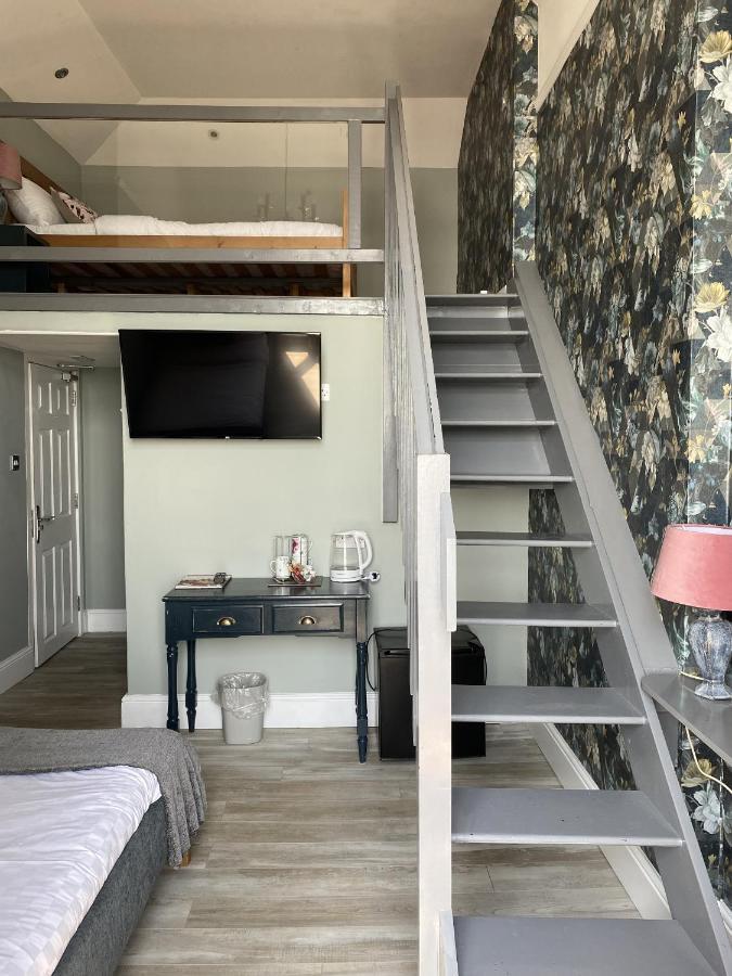 Astral Lodge Hastings Room photo