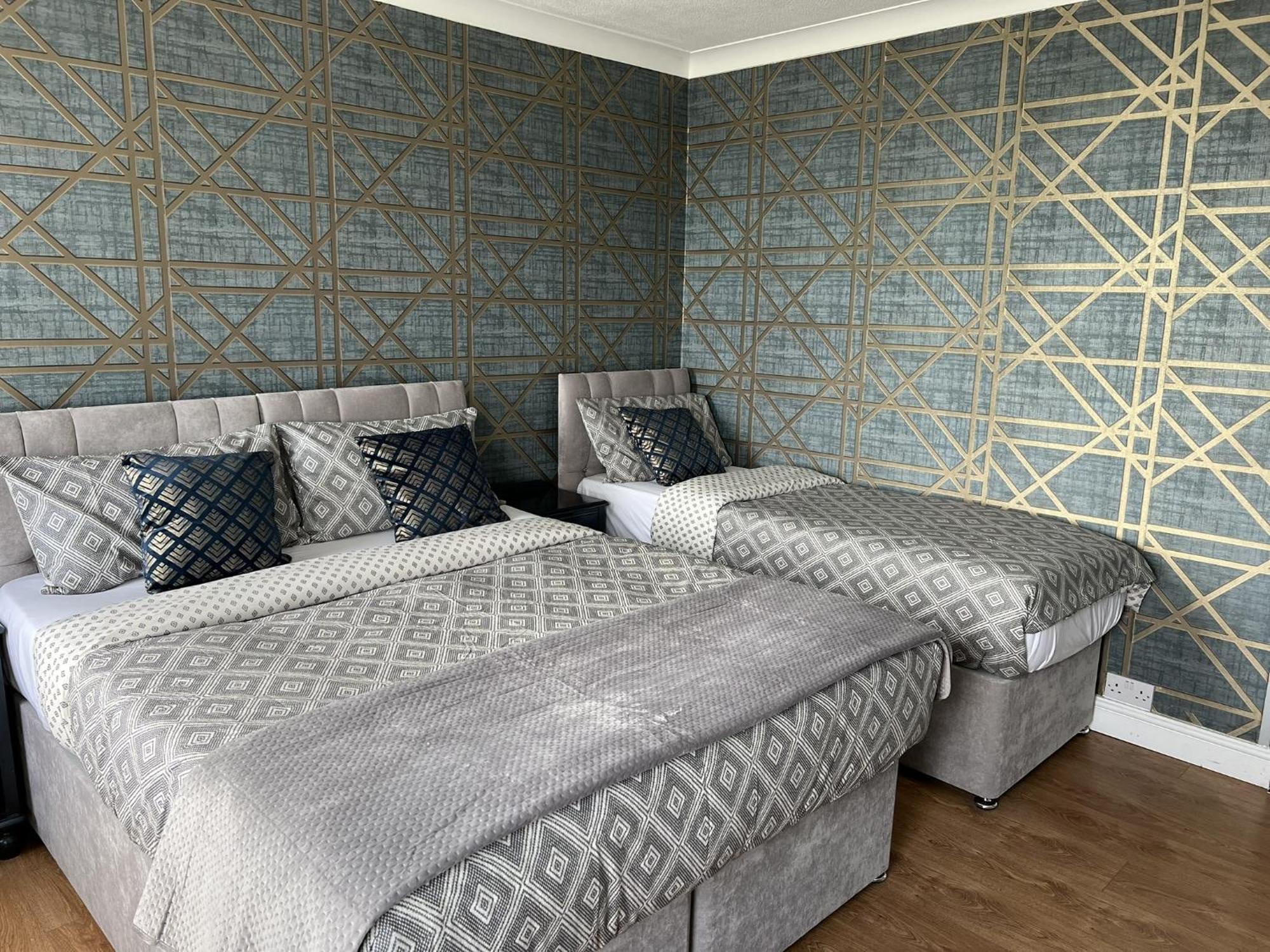 Astral Lodge Hastings Room photo