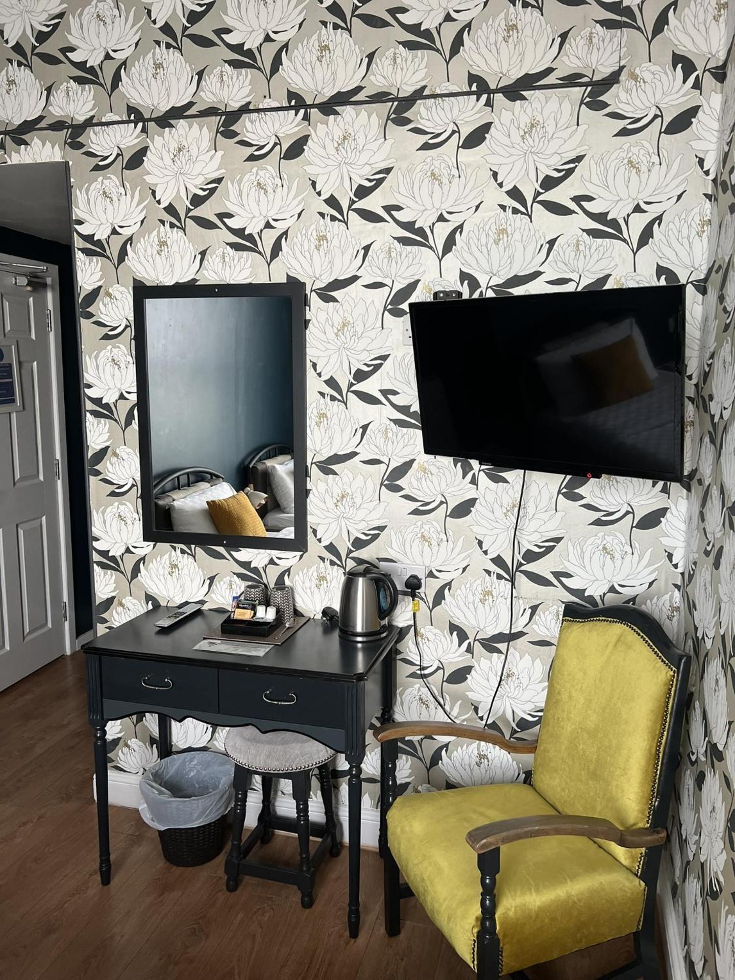 Astral Lodge Hastings Room photo