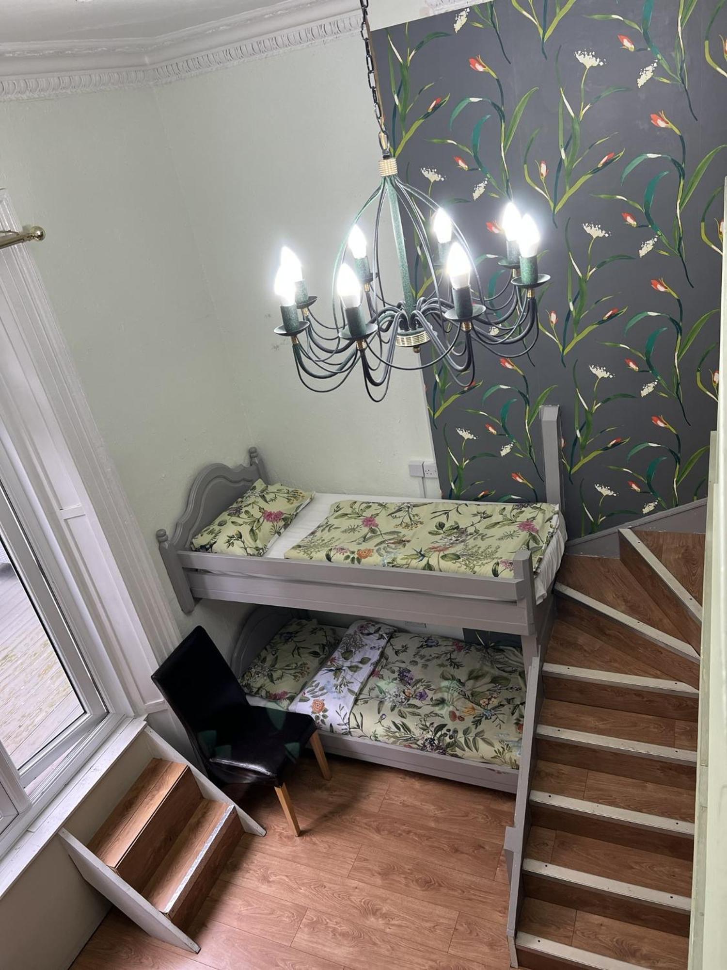 Astral Lodge Hastings Room photo